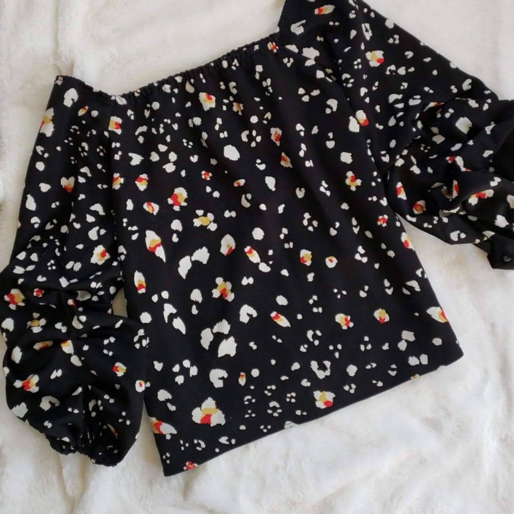 Halogen Off Shoulder Bubble Sleeve Top